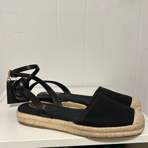 Brand new GBG closed toe sandals
